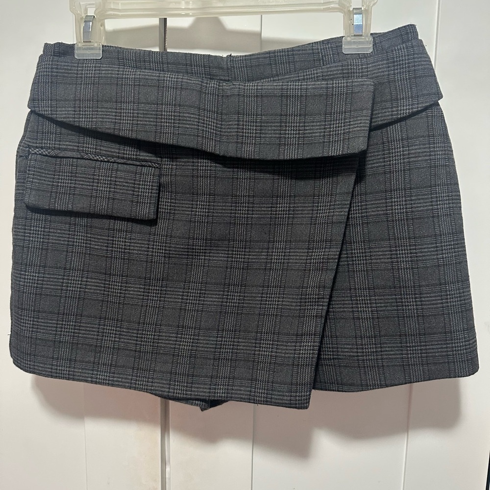 Forever21 Gray Plaid Mini Skort size S